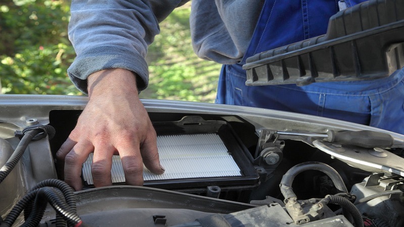 When should we replace the car air filter (1)