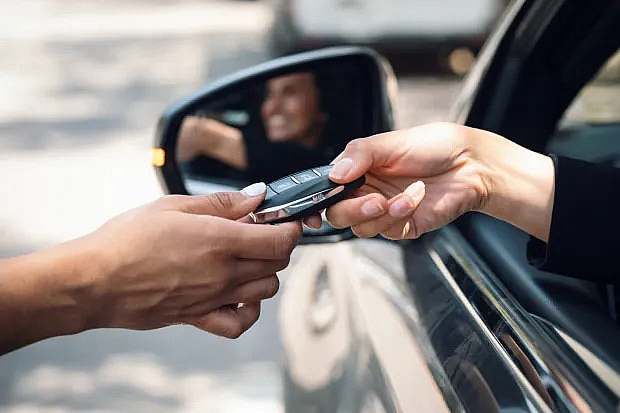 Monthly car rental in Tehran