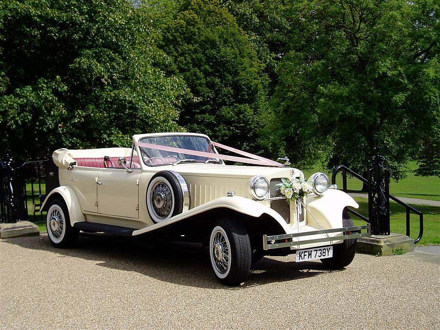 Old classic wedding car rental